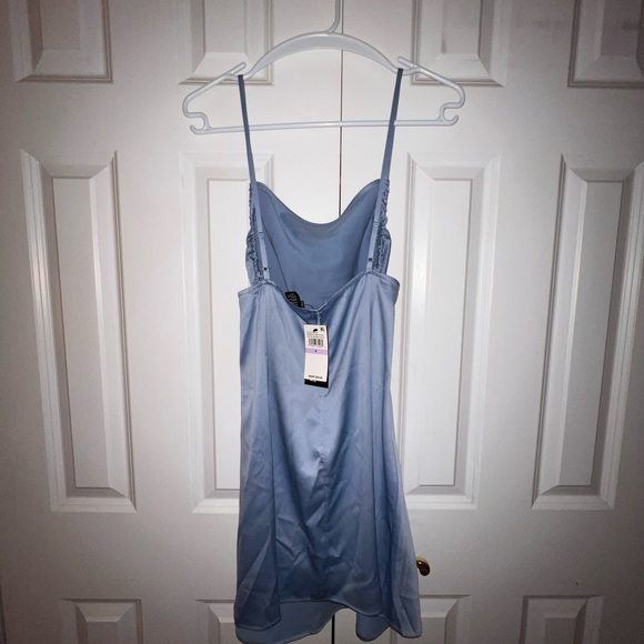 Dress - Picture 2 of 4